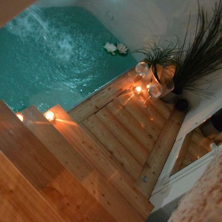 Ostuni 21Mqsuitehomes, Appartamento Con Mini Piscina Privata, Appartamenti Con Vasca Idromassaggio & Appartamenti Standard Kültér fotó