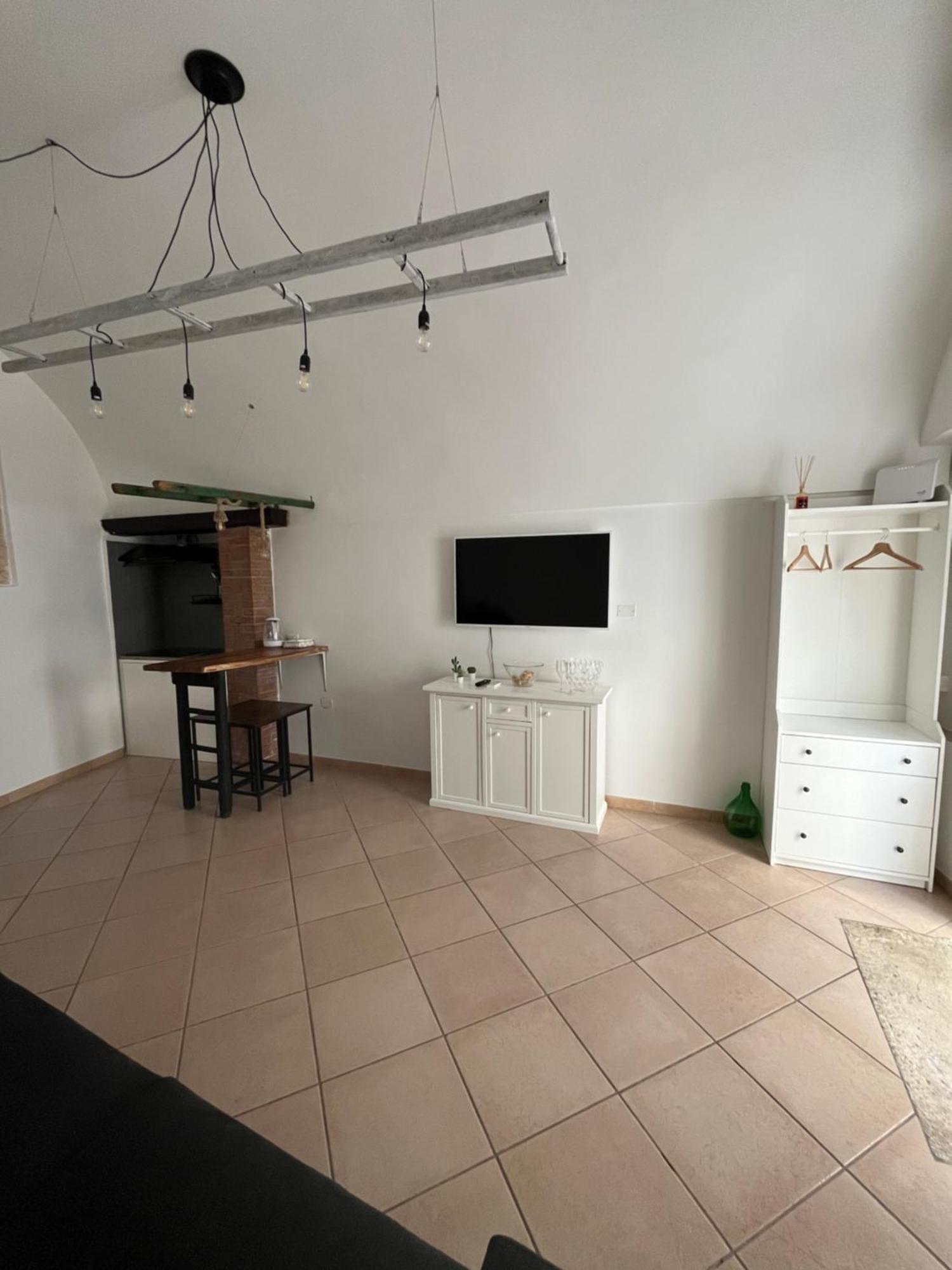 Ostuni 21Mqsuitehomes, Appartamento Con Mini Piscina Privata, Appartamenti Con Vasca Idromassaggio & Appartamenti Standard Kültér fotó