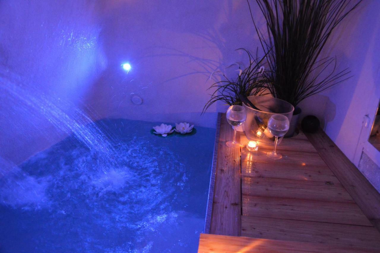 Ostuni 21Mqsuitehomes, Appartamento Con Mini Piscina Privata, Appartamenti Con Vasca Idromassaggio & Appartamenti Standard Kültér fotó