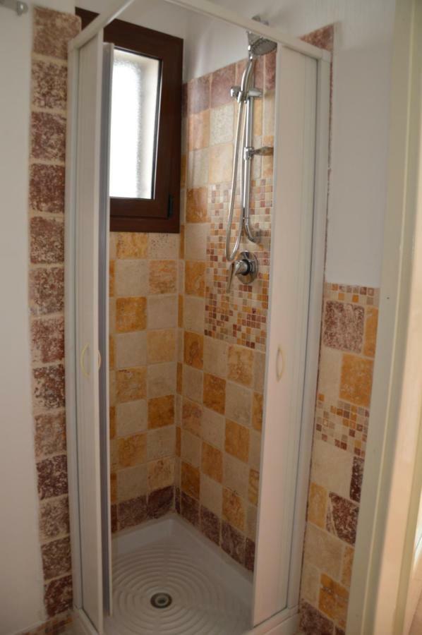 Ostuni 21Mqsuitehomes, Appartamento Con Mini Piscina Privata, Appartamenti Con Vasca Idromassaggio & Appartamenti Standard Kültér fotó